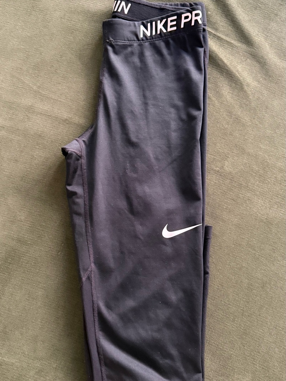 Nike Pro Women's Black Athletic Leggings Medium